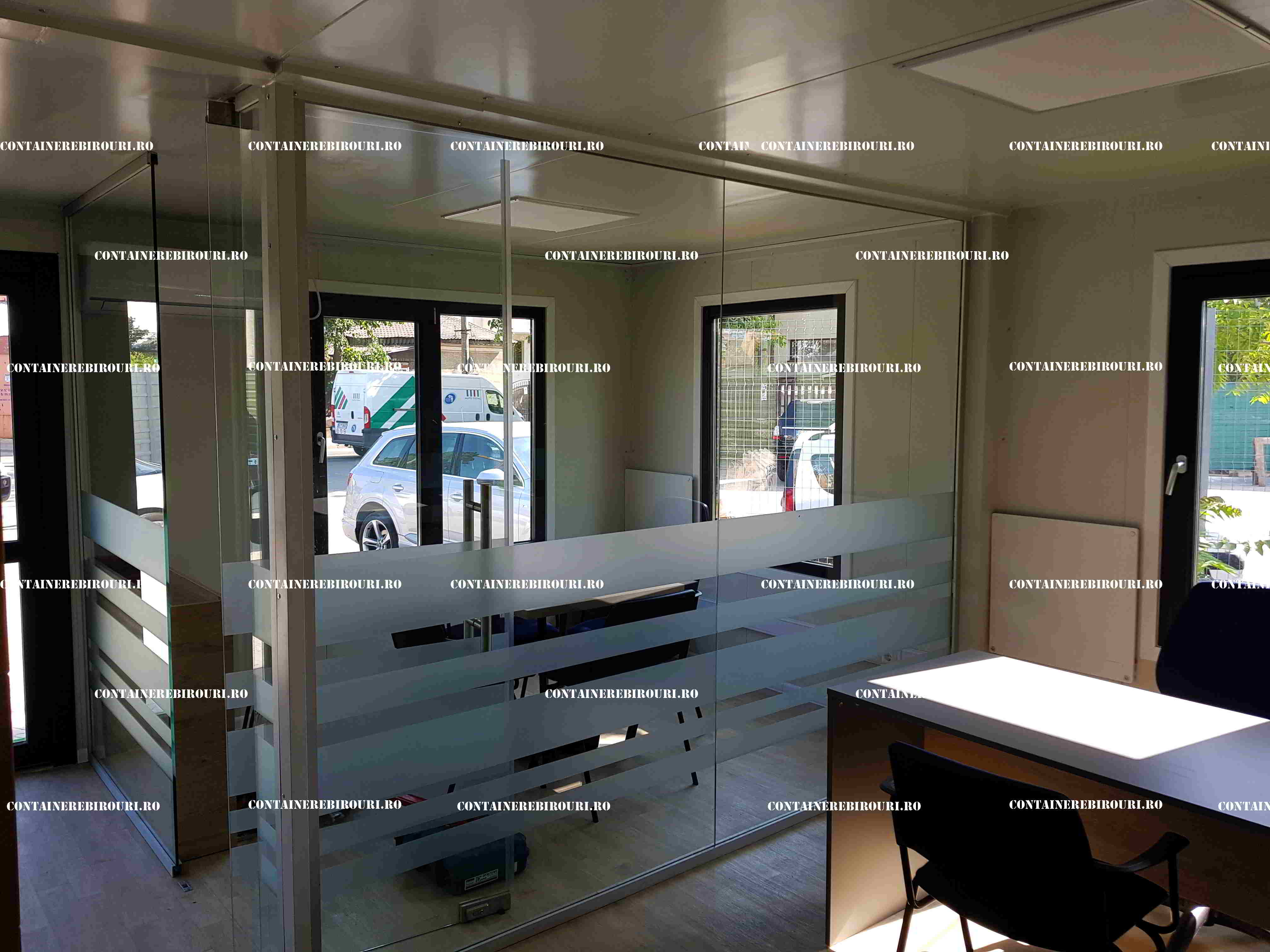 containere-birou-cu-pereti-vitrati